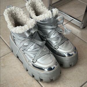 Circus by Sam Edelman Silver Winter Boots with Plush Lining